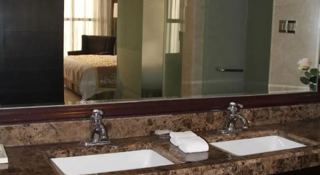 Ramada Plaza Weifang, Buchen Sie Hotel SPA-Hotels in Weifang, SPA