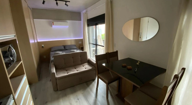 75 New studio w fast wifi, balcony, gym and movie screen, Забронировать Отель Сан-Пауло штат Сан-Паулу, рядом с Паулиста-Пернамбуканас