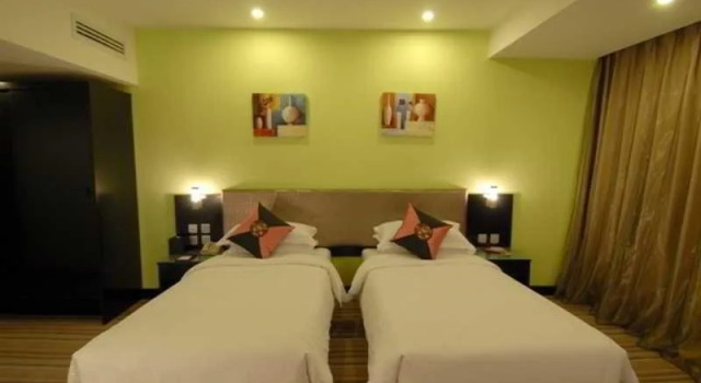 Mercure Hydro Majestic Kunming, Rezerwuj Hotel Hotele w Kunming z parkingiem, Parking