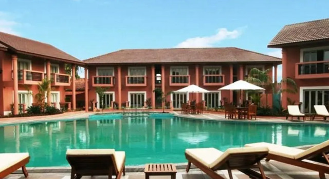 Полулюкс The Golden Crown Hotel & Spa, Colva
