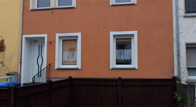 Ferienwohnung Castelnau, Забронировать Отель Трир Trier-Saarburg, рядом с Heiligkreuz-Kapelle