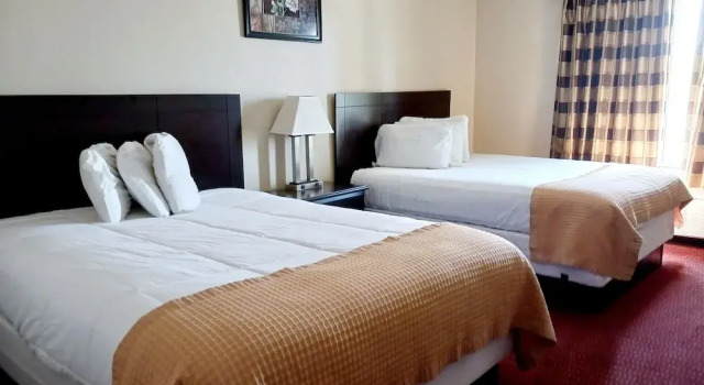 Четырёхместный номер Standard Yorktown Inn and Suites