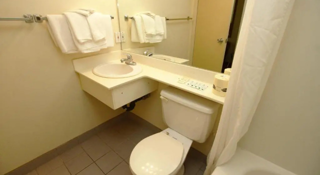 Семейный люкс Niagara Lodge & Suites