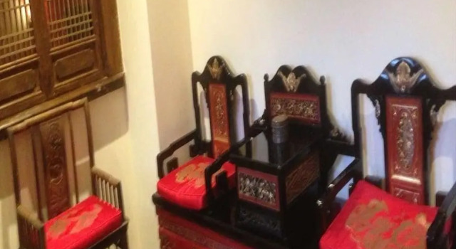 Кровать в общем номере Chunxi Fang Old Chengdu Inn