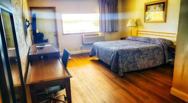 Номер Standard The Port Hotel and Marina