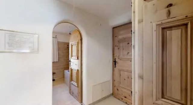 Romana 1, Book Hotel Silvaplana 