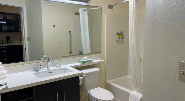 Люкс c 1 комнатой Candlewood Suites East Lansing by IHG