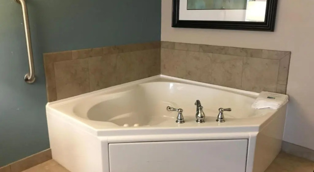 Люкс с красивым видом из окна Holiday Inn Express and Suites St. Cloud by IHG