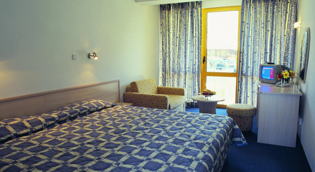 Park-hotel Continental, Забронировать Отель Отели Солнечного берега с бассейном, рядом с Клуб GRAND, Бассейн