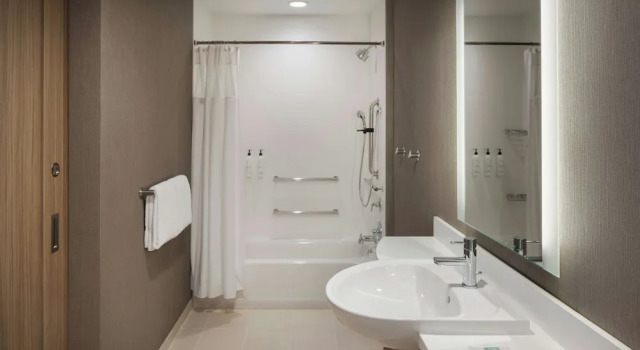 Двухместный люкс SpringHill Suites by Marriott Bowling Green