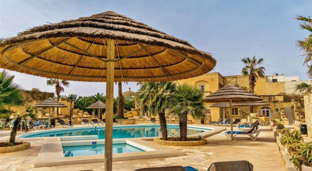 Villagg Tal-fanal - 4 Bedroom Maisonette, Varaa Huoneisto Ghasri Gozo