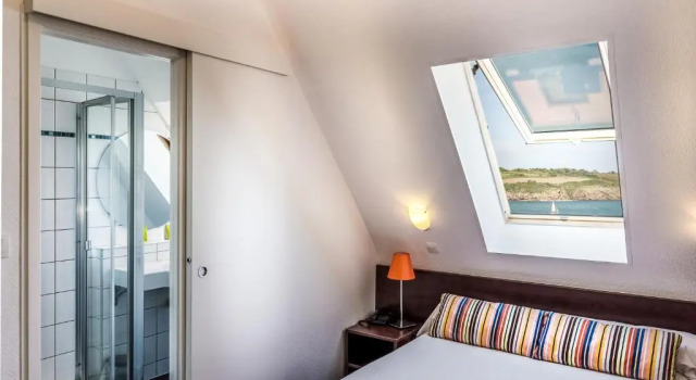 Трёхместный номер Standard с видом на море Hôtel Du Port Et De Laven