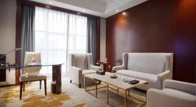 Люкс Deluxe Ramada by Wyndham Suzhou Wujiang