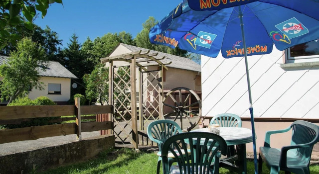 Eifel Retreat Near Volcanic Lakes, Boek Vakantiehuis Ulmen 