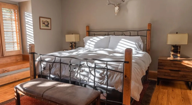 Modern Meets Mountains In This Airy 3 Bedroom Villa Villa