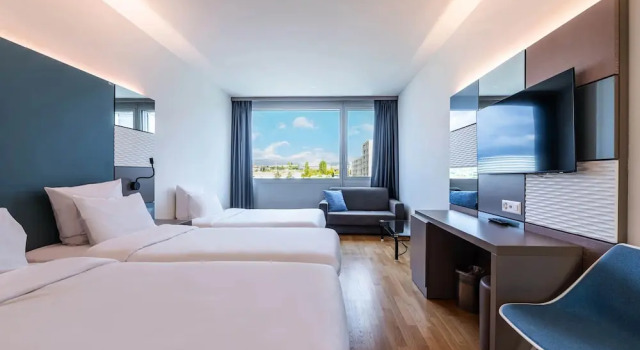 Трёхместный номер Standard B&B HOTEL Lausanne Crissier