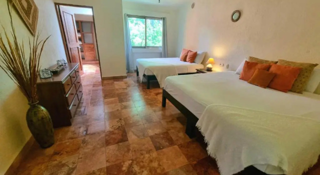 Casa Alexandra 4BR -10min 5ta y Playas! SLEEPS 11, Prenota Hotel Hotel a Quintana Roo con parcheggio, Parcheggio
