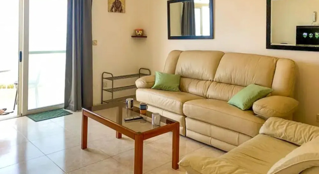 Sea and sun Views 2bd Apt Marsalforn Gozo