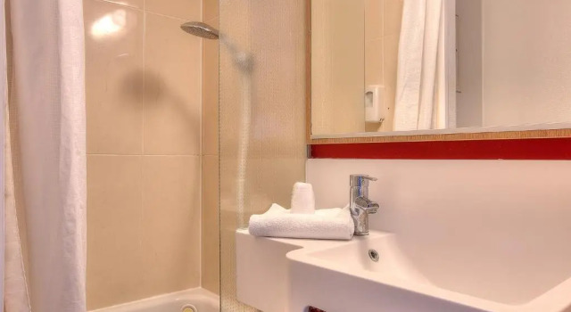 Двухместный номер B&B HOTEL Villeneuve Loubet Village
