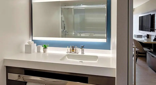 Четырёхместный номер Guest Concierge Level Anaheim Marriott
