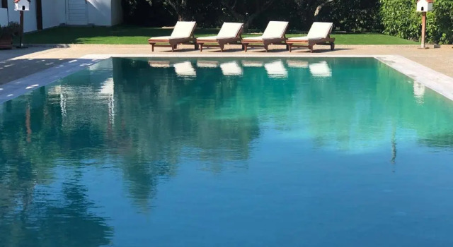Коттедж с 5 комнатами The House of Gratitude - Poolside Retreat