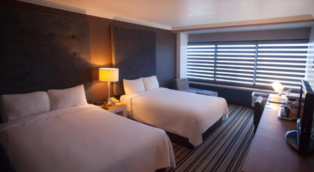 Четырёхместный номер Premier Hotel Huntington Beach