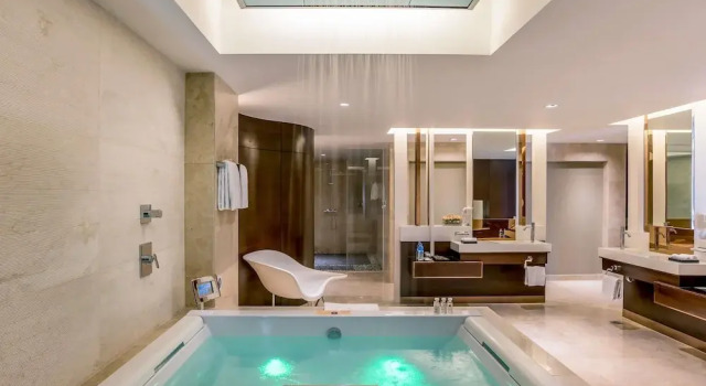 Люкс Premier Novotel Yangon Max
