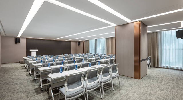 Wyndham Garden Urumqi Innovation Square, Book Hotel Businesshoteller i Xinjiang, 4* 5*