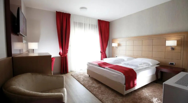 Двухместный номер Standard с балконом Hotel Raca