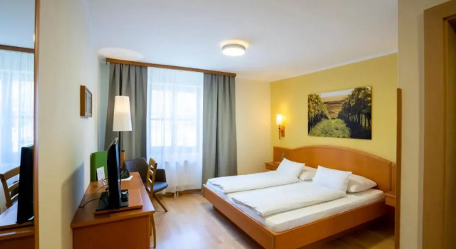 Weinberghof Ilkerl-Luf, Book Hotel Krems an der Donau 