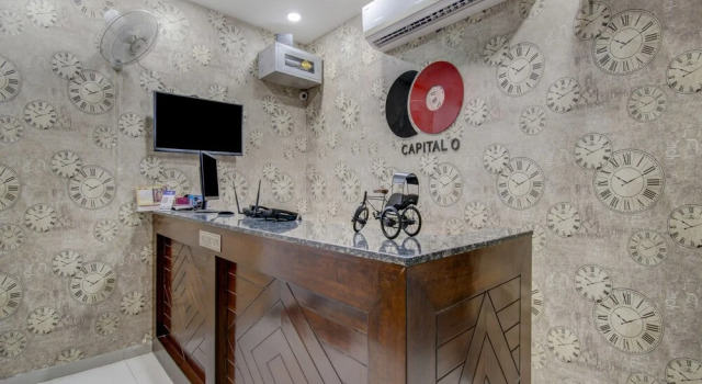 Capital O 30699 Lrc Hotel And Banquet, Забронировать Отель Зиракпур штат Харьяна