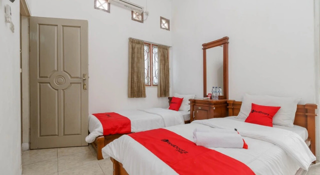 Wisma Watervang by RedDoorz, Rezerwuj Hotel Lubuklinggau Sumatra