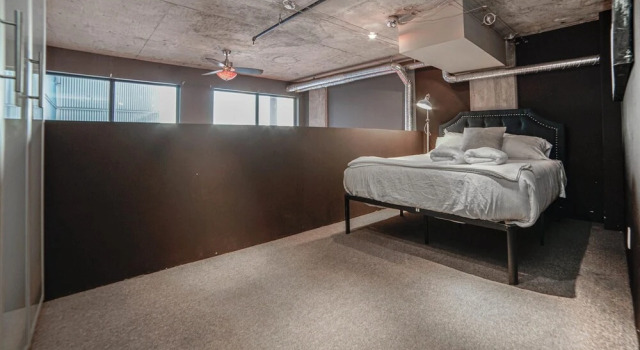 Charming 1BR W Sofa Bed and Private Balcony