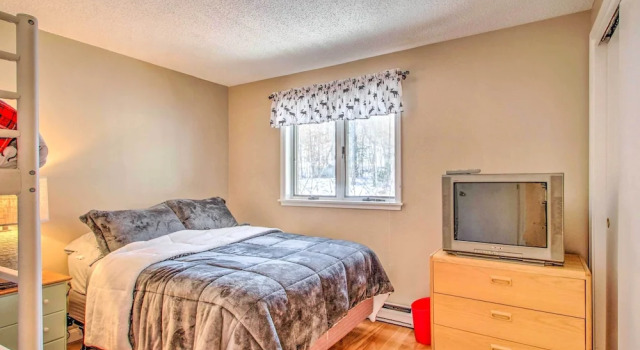 Апартаменты Ski Condo w/ Pool, Close to Story Land & Attitash!