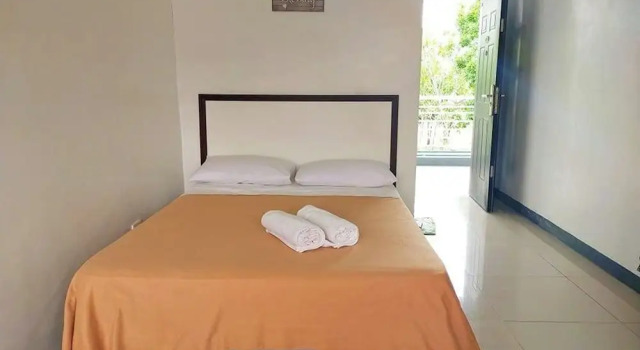 Двухместный номер Standard с балконом EC Hotel near Laoag Airport