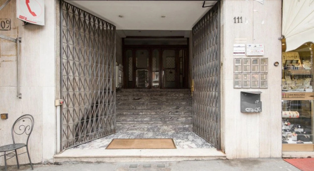 Modern Flat up to 7 Guests Near Vatican, Prenota Hotel Roma Lazio