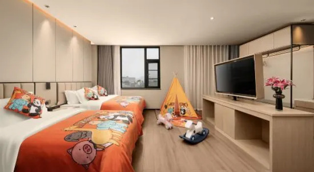 Семейный люкс GreenTree Eastern Hotel (Tengchong Donghu Park)