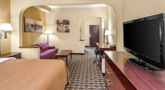 Двухместный люкс Clarion Inn & Suites Indianapolis Northwest