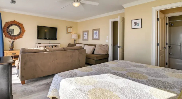 Коттедж Beachfront Murrells Inlet Home - Walk to Pier!