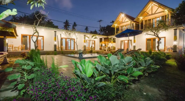 Standard Double room with balcony Pi Karya Beach
