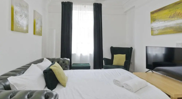 2 BDR plus Spacious Lounge Executive Delightful Apartments at Desirable Locations in Kensington and Chelsea by Ricky & Giustina Collection - W8 SW3 SW5 SW7 SW10 - Fully equipped and perfect for long stays, Забронировать Апартаменты/квартира Апартаменты Лондона, рядом с Church House Conference Centre, Апартаменты/квартира