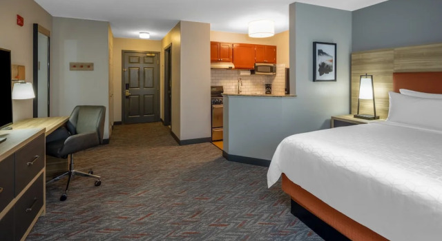Трёхместный люкс Candlewood Suites - Boston North Shore - Danvers by IHG