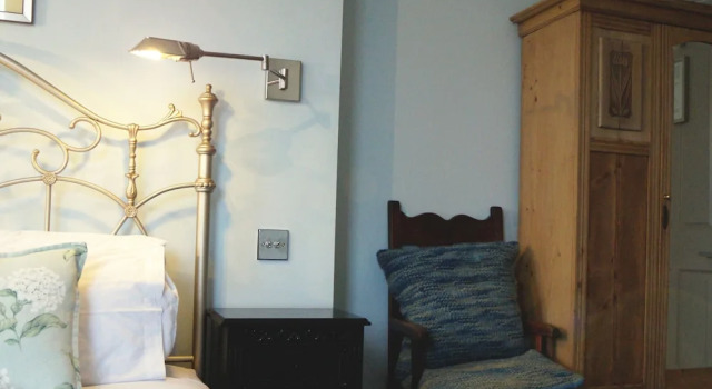 The Globe Angle, Prenota Bed & breakfast Angle Galles del Sud