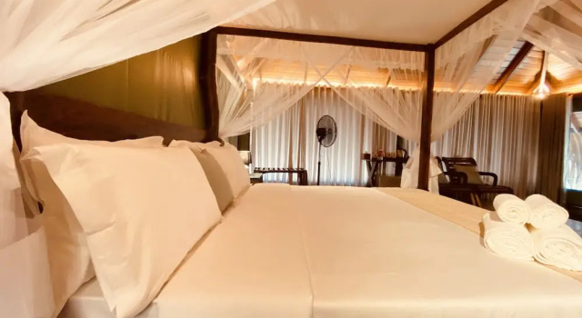 Тент с видом на озеро Yala Lake View Cabanas
