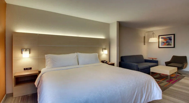 Holiday Inn Express Hotel & Suites Cedar Rapids-I-380 At 33Rd Ave, 预订 酒店 锡达拉皮兹 爱荷华州