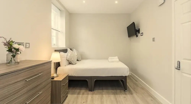 Toynbee Street Ro 1 · Ideally Located Room Near Barbican