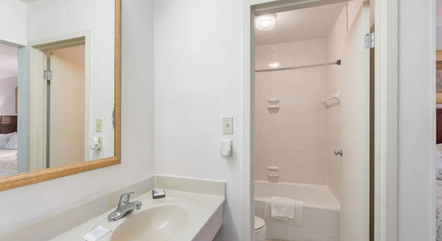 Двухместный номер Deluxe Williamsburg Suites