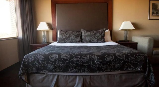 Номер Standard Medicine Hat Lodge, Trademark Collection by Wyndham
