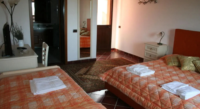 B&B Baglio degli Ulivi, Rezerwuj Bed and Breakfast Hotele w Valderice z basenem, Basen