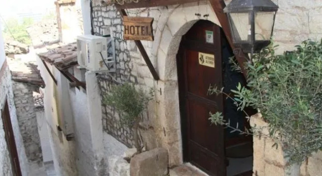 Hotel Nasho Vruho, Prenota Hotel Hotel a Berat County con parcheggio, Parcheggio